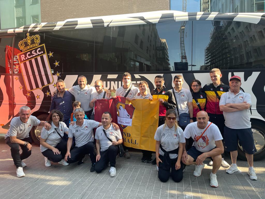 Foto di squadra durante la trasferta a Charleroi in occasione del Campionato Europeo. Anno 2023. 