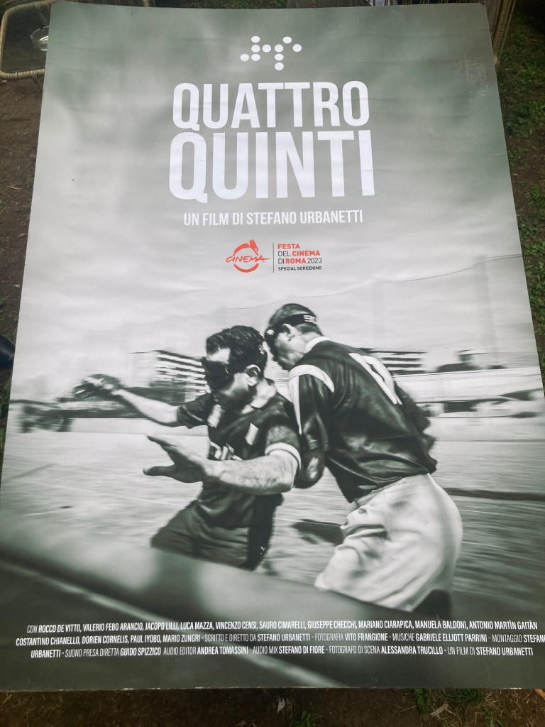 Foto della locandina di presentazione del film Quattro Quinti